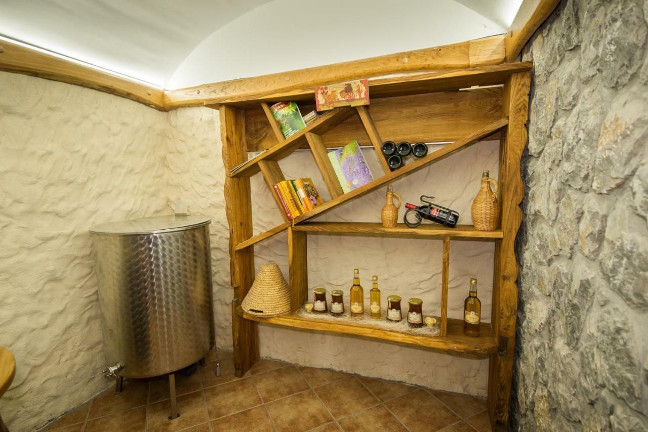 Vineyard Cottage Vina in Medu Trebelno Esterno foto