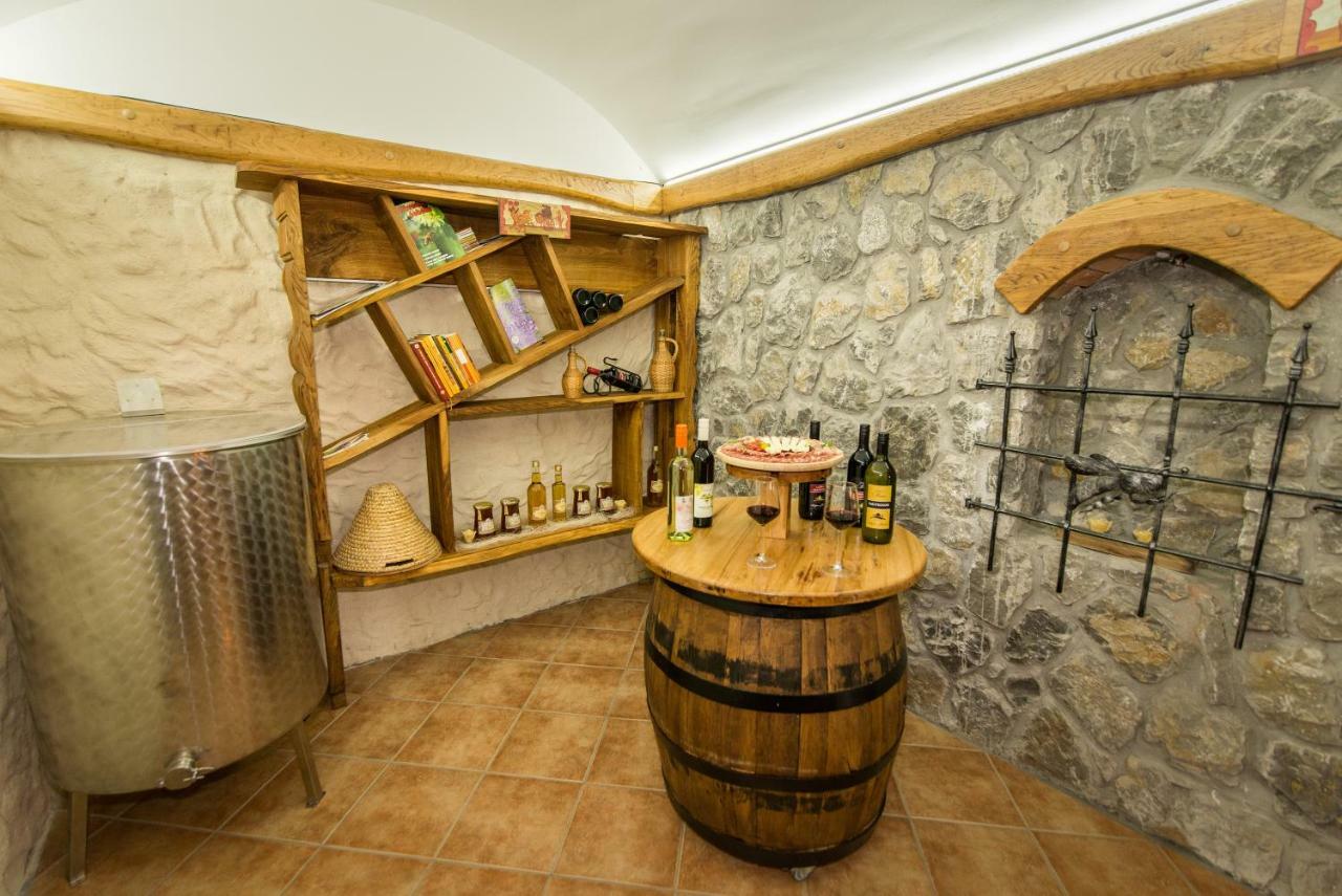 Vineyard Cottage Vina in Medu Trebelno Esterno foto