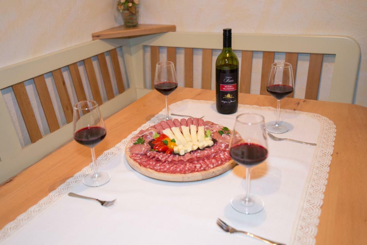 Vineyard Cottage Vina in Medu Trebelno Esterno foto